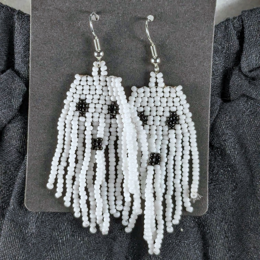 NWT  🌟 host pick 🌟Seed Beaded Halloween Earrings  - ghost